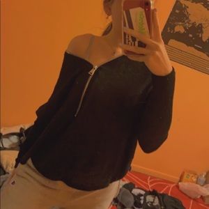 Comfy sweater can be worn 2 ways FITS S & M GREAT